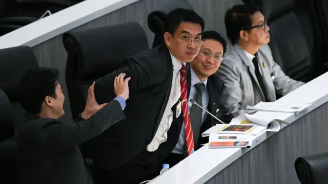 วิโรจน์