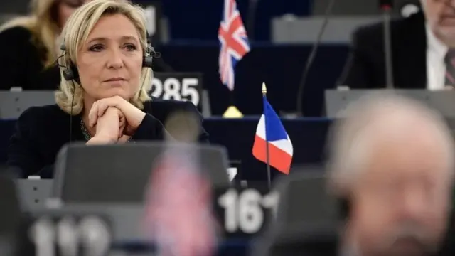 Marine Le Pen ayaa beenisay in ay wax khalad ah gashat