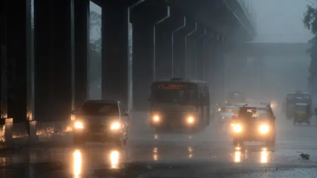 இன்றிரவு கரையை கடக்கிறது 'கஜ' புயல்