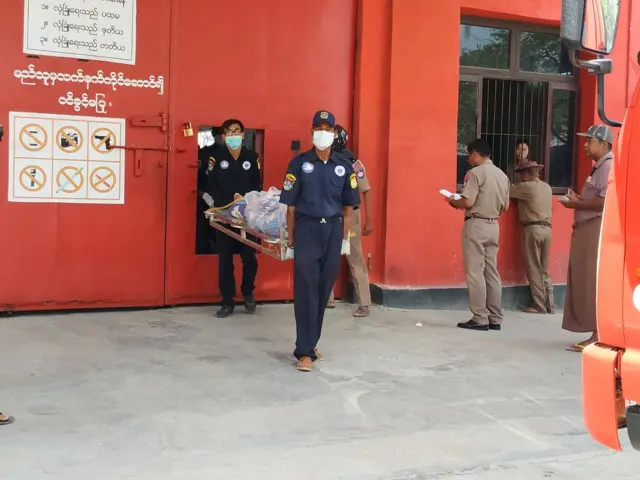 ရွှေဘိုအကျဉ်းထောင်မှာတော့ အကျဉ်းသားသေဆုံးမှုတွေရှိခဲ့ပါတယ်