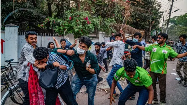 এ ঘটনায় কোন মামলা হয়নি বলে জানিয়েছে পুলিশ। কাউকে আটকও করা হয়নি।