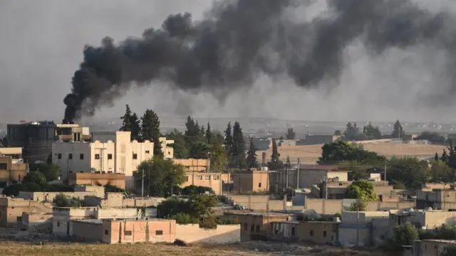 Турция бомбит города на севере Сирии