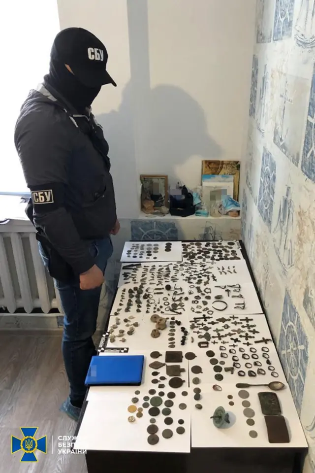 З України намагались вивезти унікальні прикраси, яким 3 тисячі років