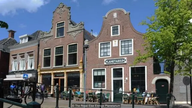 Planetarium Royal Eise Eisinga adalah planetarium tertua dunia yang masih berjalan.