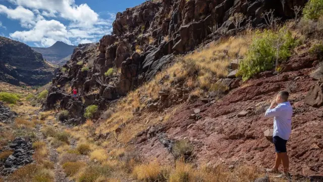 Di Pulau Canary kecil La Gomera, bahasa siulan kuno yang pernah hampir punah sekarang mengalami kebangkitan yang mengasyikkan.