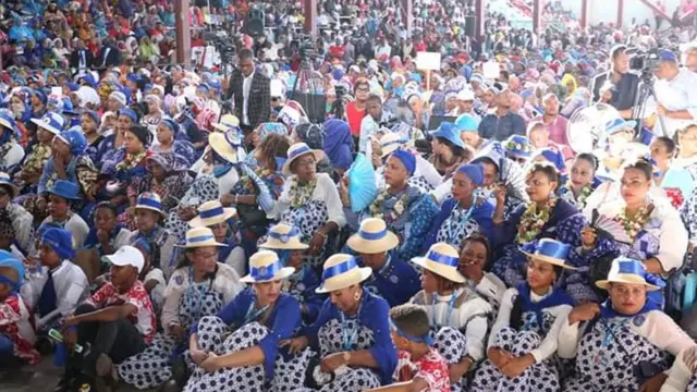 Un meeting du candidat Mahamadou Ahamad au stade Ajao