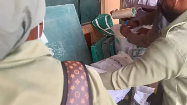 Ndị ọrụ Inec na-ahazi ngwaọrụ ha na 7.27am