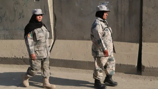 زنان پلیس، مرز تورخم