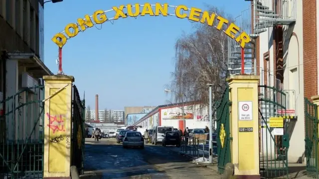 Dong Xuan Market, Germany
