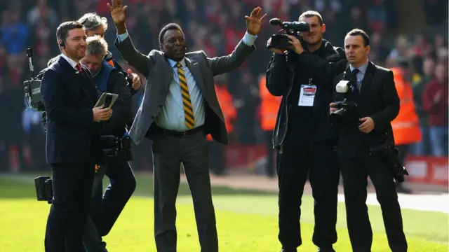 Pelé a remporté trois fois la Coupe du monde (1958, 1962 et 1970).