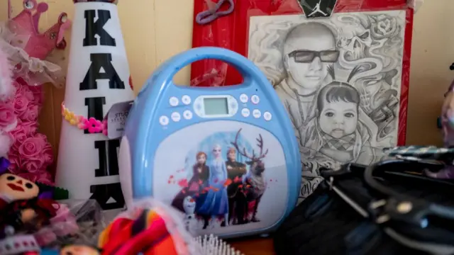 Objetos de recuerdo a las víctimas del tiroteo de Uvalde del pasado 24 de mayo