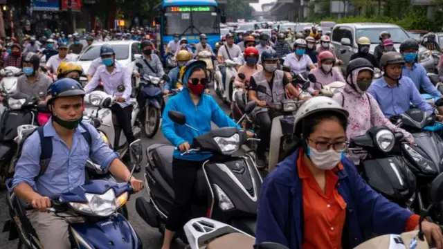 Hà Nội đông đúc ngày 19/5 năm 2020