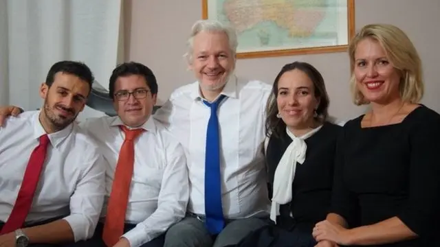 جولیان آسانژ و اعضای گروه حقوقی او