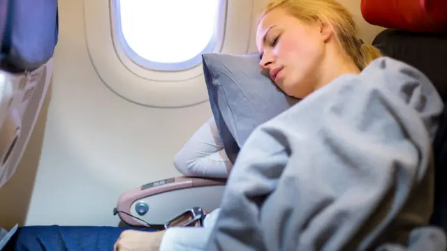 Многие женщины боятся летать на поздних стадиях беременности