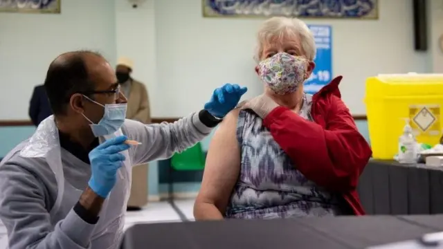 التطعيم في إنجلترا