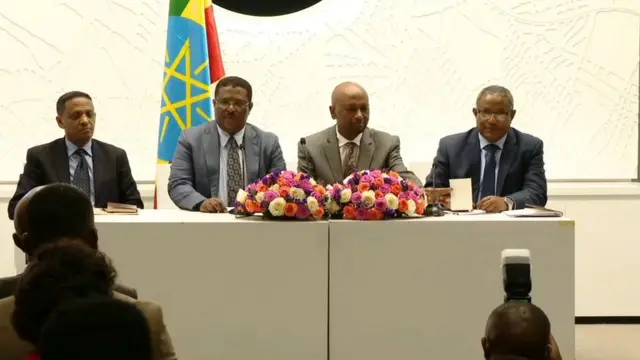 የኢፌዴሪ የውጭ ጉዳይ ሚኒስትር አቶ ገዱ አንዳርጋቸው እና የውሃ፣ መስኖና ኢነርጂ ሚኒስትር ዶክተር ኢንጂነር ስለሺ በቀለ