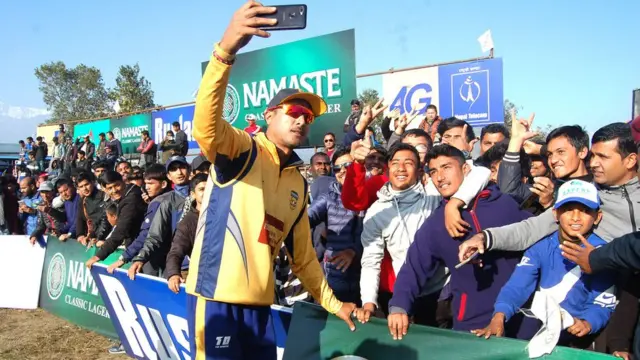 पारस खड्का: