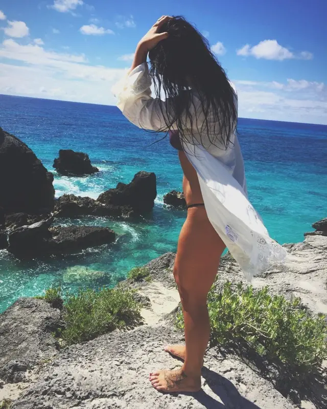 Мелина Роберж на пляже