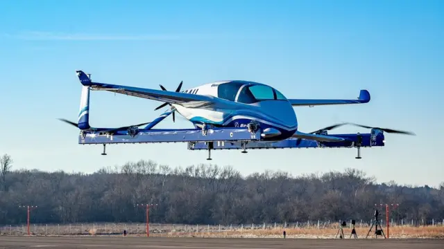 ماشین پرنده بوئینگ خودران است و می‌تواند تا چهار مسافر حمل کند