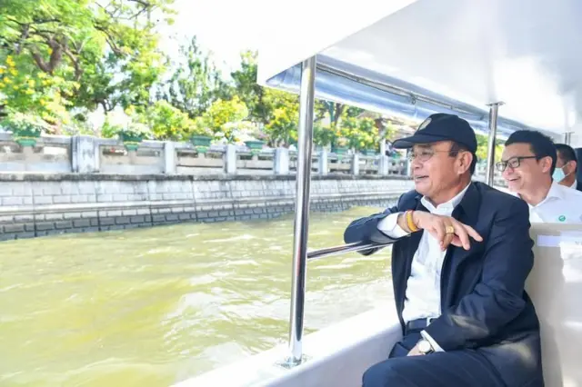 นายกฯ กับสกลธี