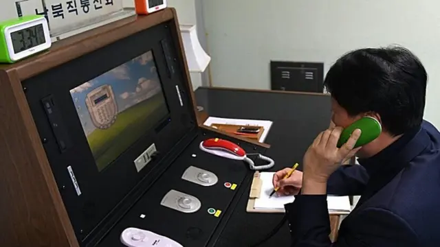 Kasashen biyu- Koriya ta Arewa da Koriya ta Kudu na tuntubar juna sau biyu a rana ta hanyar waya don kyautata alaka