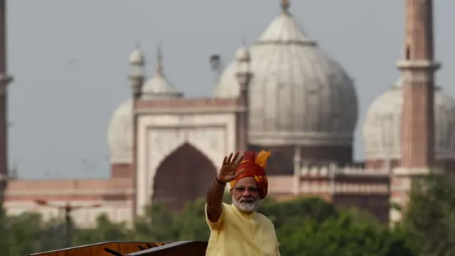 नरेंद्र मोदी