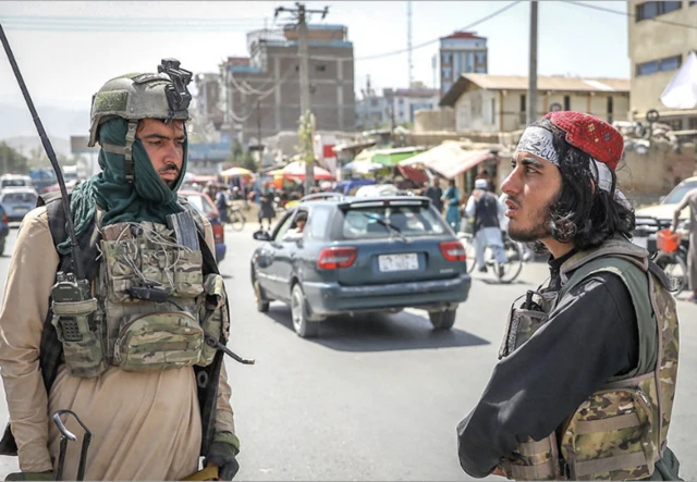 Taliban döyüşçüsü