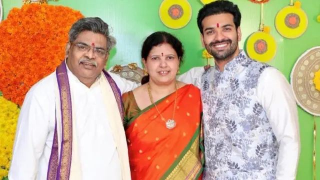 కుటుంబసభ్యులతో సిరివెన్నెల