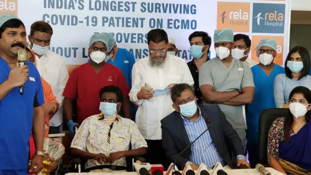 மருத்துவக் குழுவினருடன் முத்திஜா