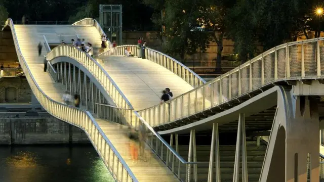 Мост Симоны де Бовуар, Париж