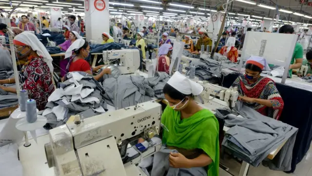 На фабриках в Бангладеш условия труда одни из самых тяжелых в мире