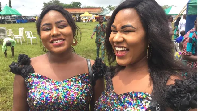 Awọn ibeji lobinrin