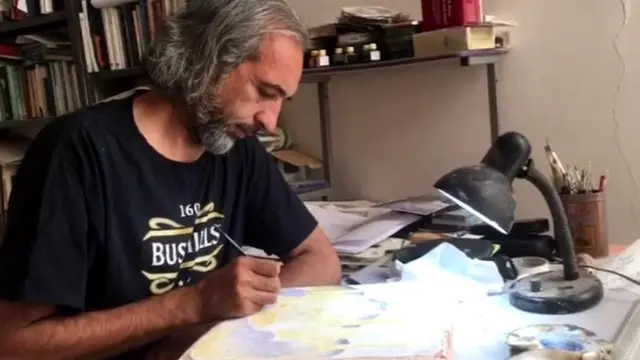 عبدالناصر صوابی، مینیاتوریست هرات لحظه‌های از زندگی و مبارزه مردم با کرونا را در تابلوهای کوچک و ظریف مینیاتور به تصویر بکشد.