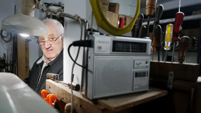 Elías Fernández, paragueria victor