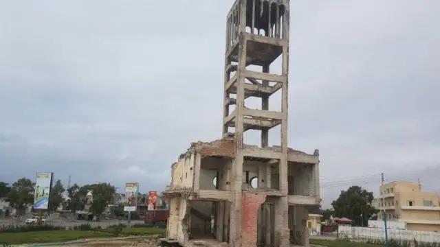 Dhismihii hore ee Baarlamaanka meel u dhow Daljirka Dahsoon