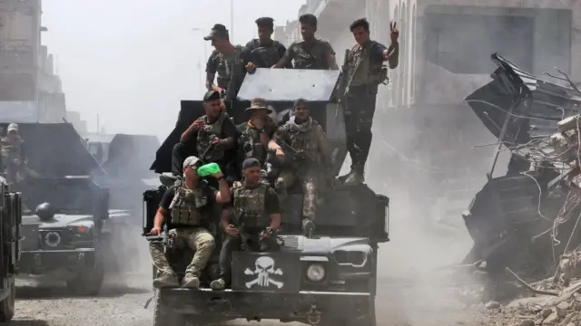 படையினர்