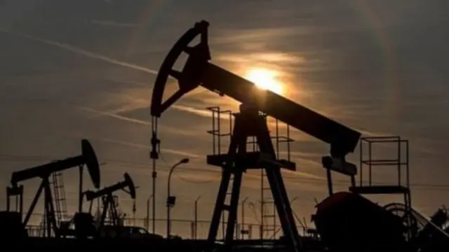 تهاوي أسعار النفط