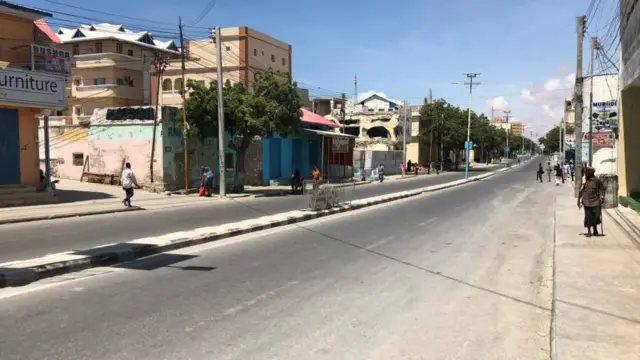 Qaar ka mid ah waddooyinka magaalada Muqdisho ayaa la xiray