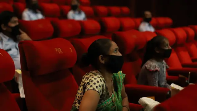 திரையரங்குகள்