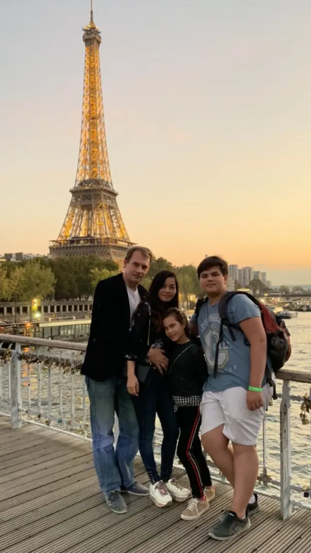 กนกพรและครอบครัว