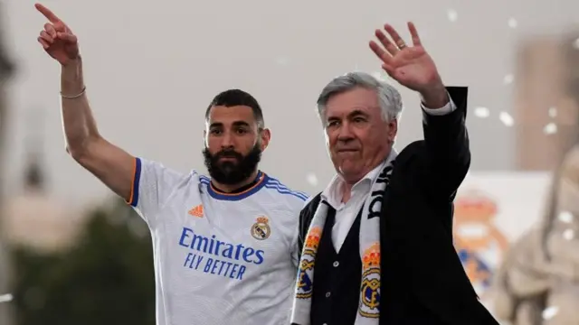 Karim Benzema dan Carlo Ancelotti.