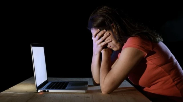 인터넷 공간에서는 신상털기와 악성 댓글이 종종 이뤄진다