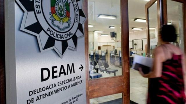 Delegacia da Mulher não abre aos finaislotofacil preçosemana, nem funciona 24h - é uma das críticas das vítimas