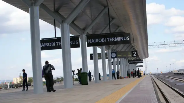 Hii ni awamu ya kwanza kukamilika na inaunganisha Mombasa na Nairobi, mradi ambao uliwagharimu Wakenya dola bilioni 3.2.