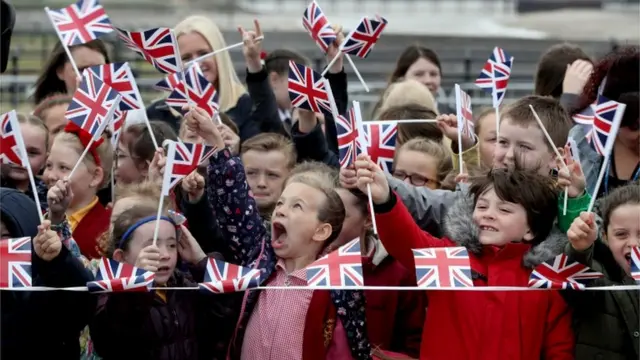 Школьники на станции Ранкорн