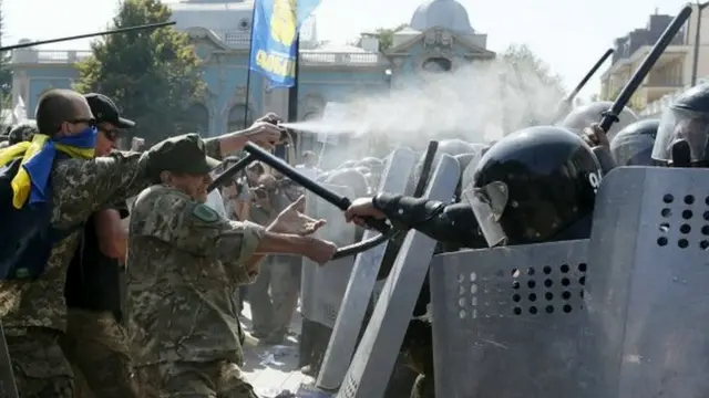 сутички під Радою