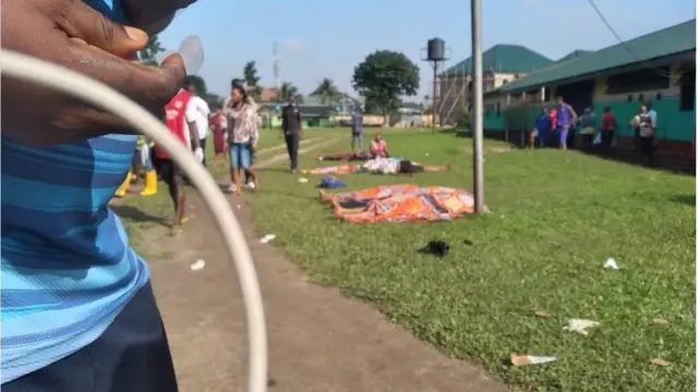 Fotos from di scene of di stampede