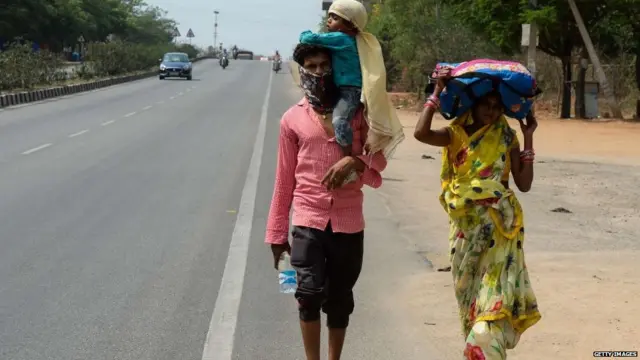 स्थलांतरित मजूर