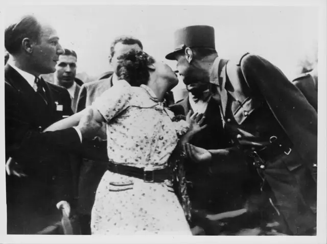 де Голль в Парижі