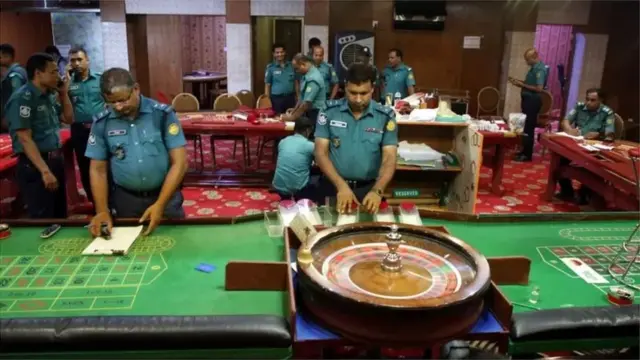 ২০১৯ সালে ঢাকায় বেশ কয়েকটি অবৈধ ক্যাসিনোতে অভিযান চালায় র‍্যাব এবং পুলিশ।
